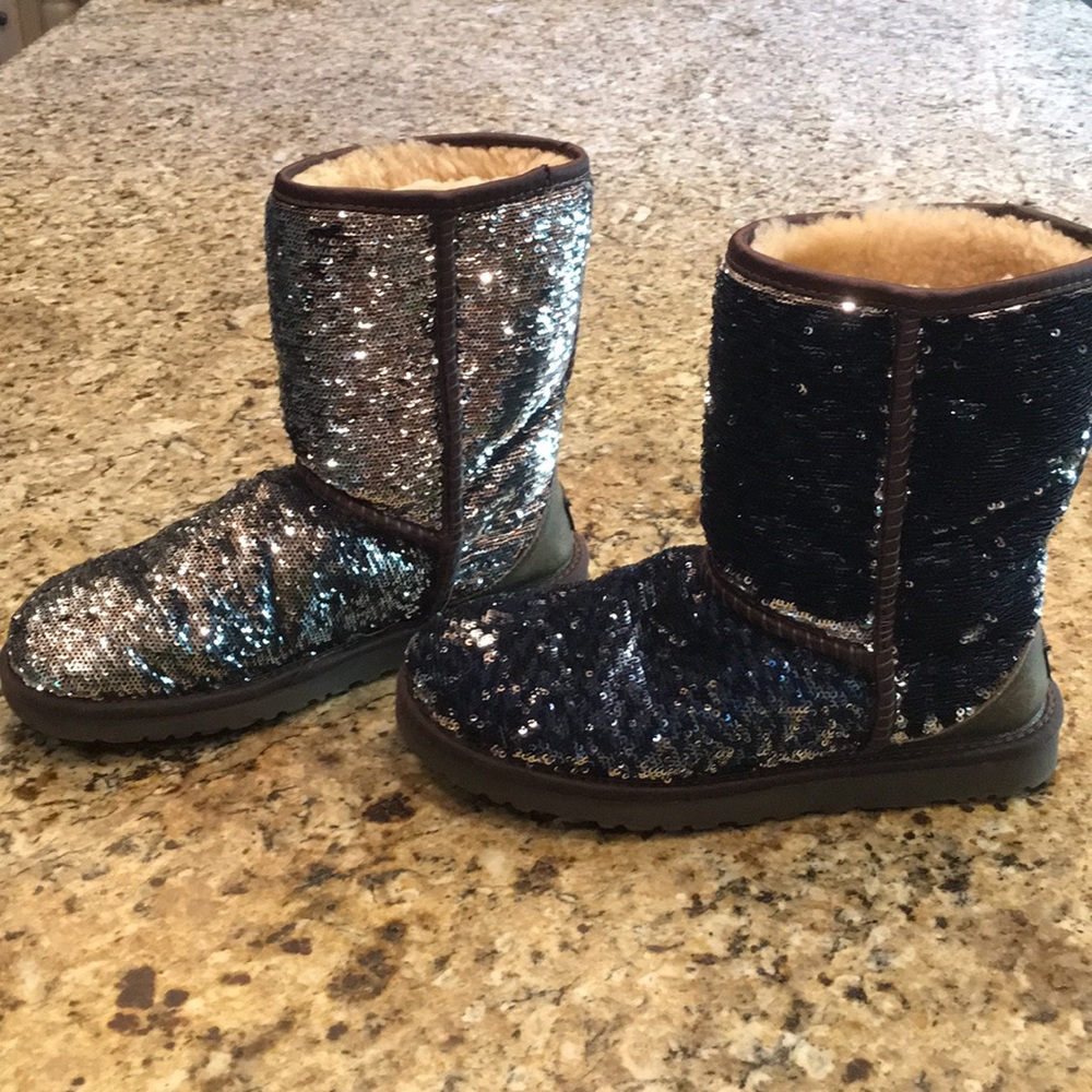 Ugg Short Sequin Boot - silver & navy